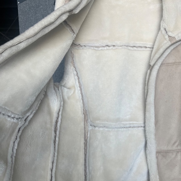 natural shearling vest - Picture 3 of 4